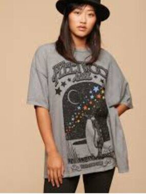 Penguin Fleetwood Mac Star Tour 2023 Vintage Shirt